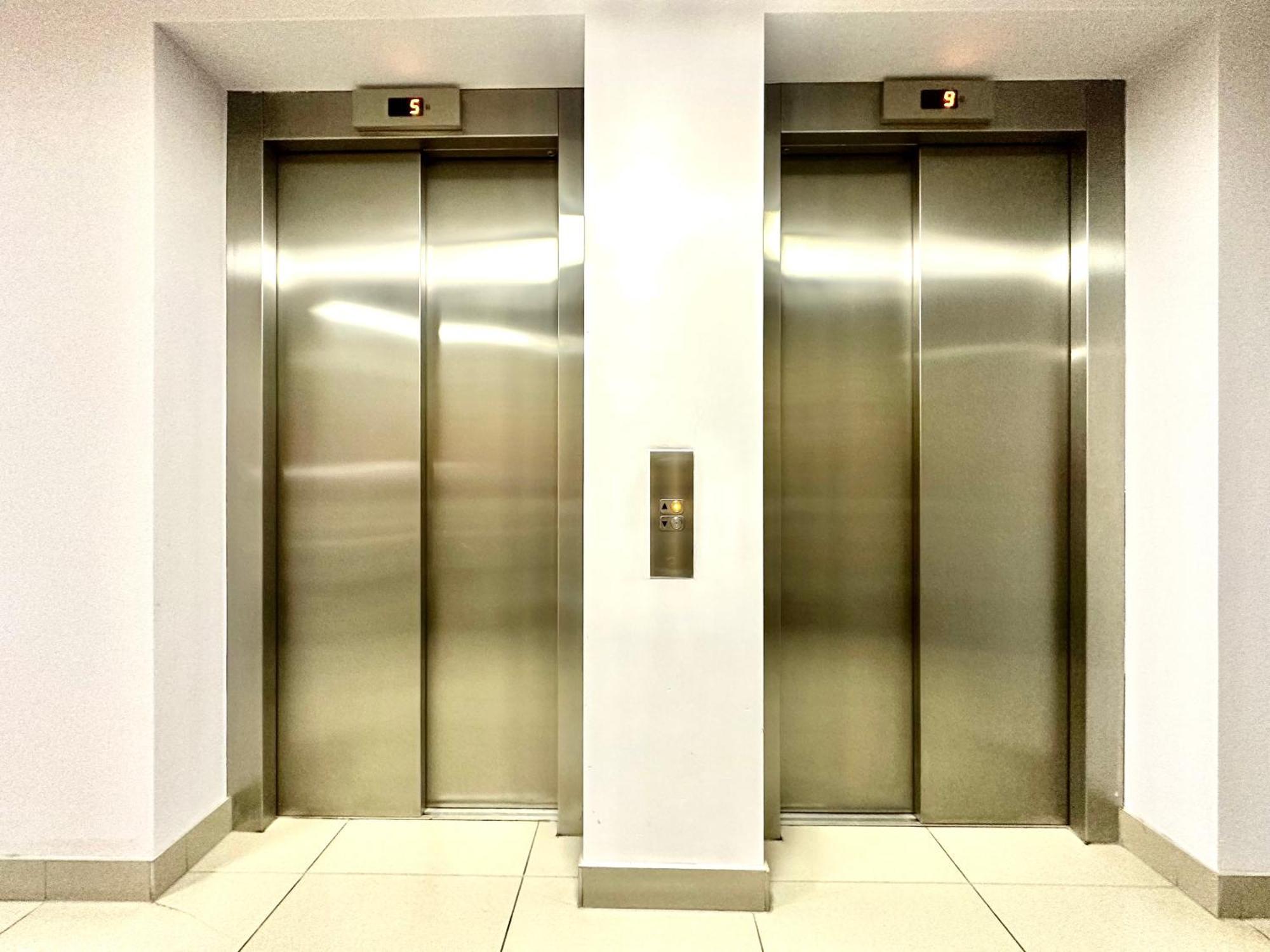 Apartment Podwale 2 - Self Check-in 20h ~parking & Lift *