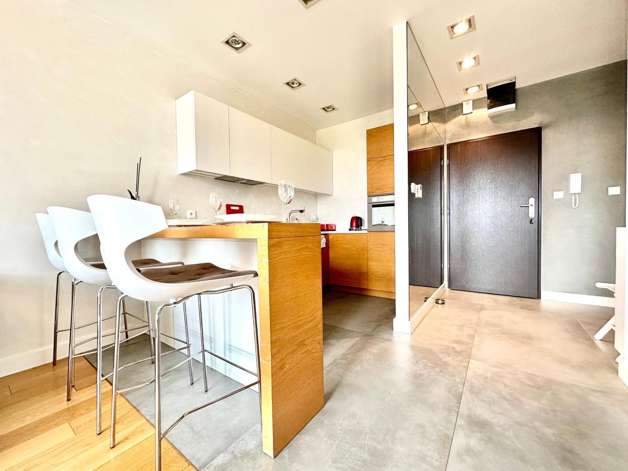 Apartment Podwale 2 - Self Check-in 20h ~parking & Lift *