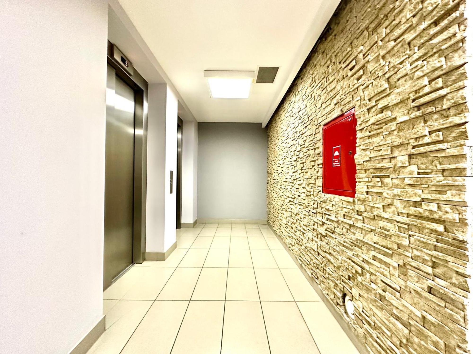Apartment Podwale 2 - Self Check-in 20h ~parking & Lift